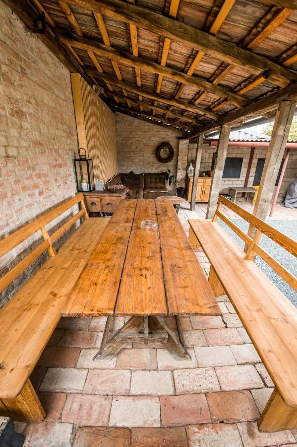 Apartman Ve Dvore Ratiskovice エクステリア 写真