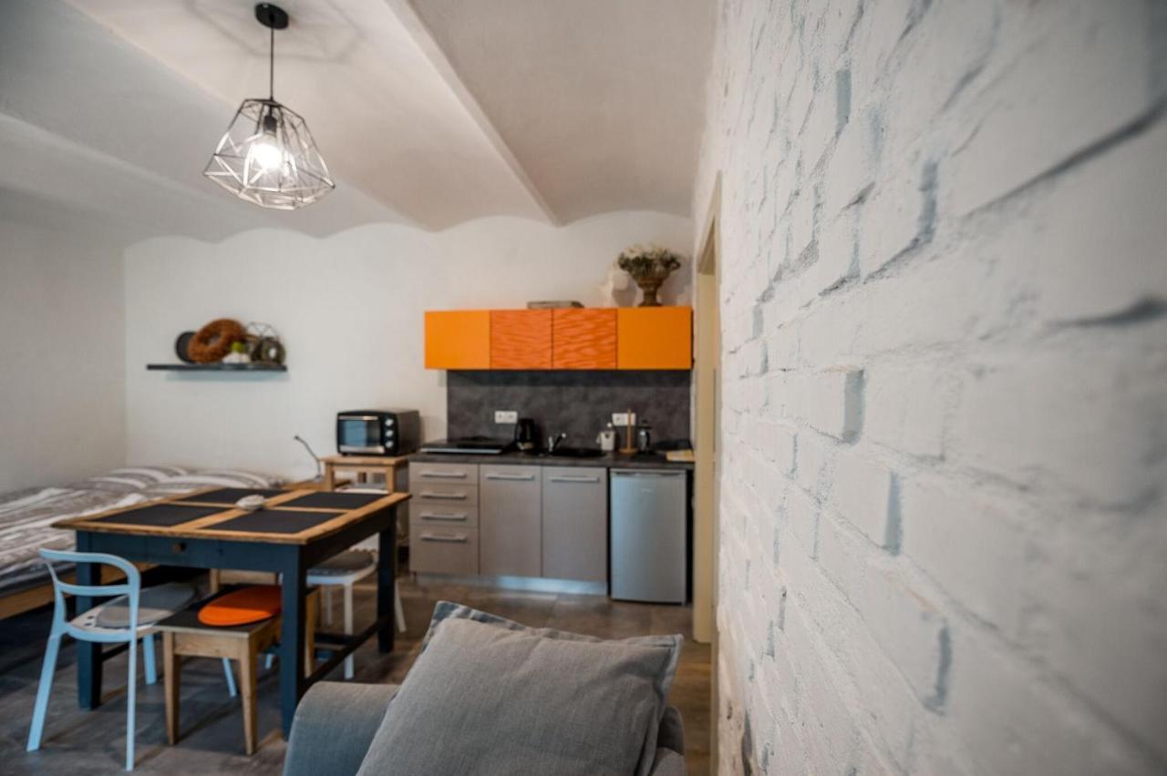 Apartman Ve Dvore Ratiskovice エクステリア 写真