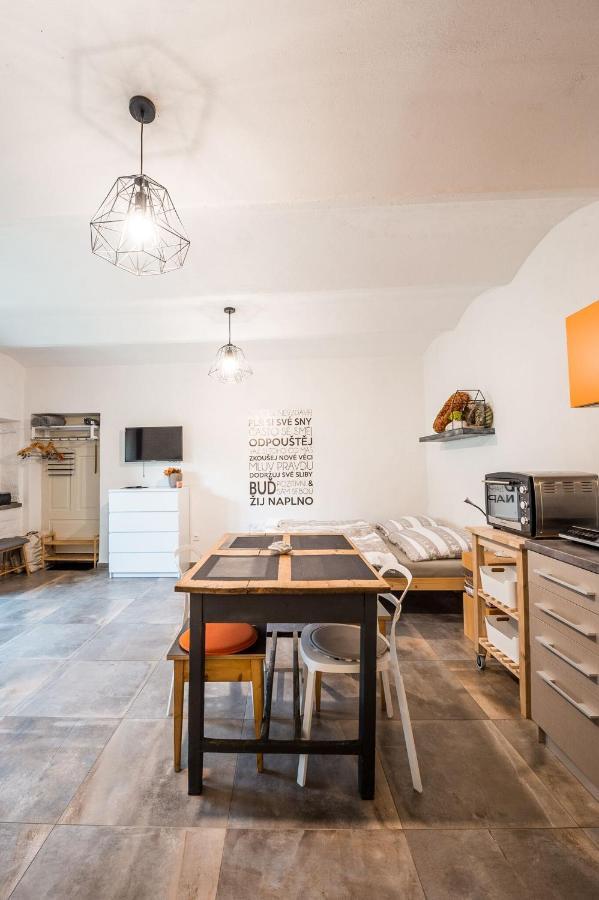Apartman Ve Dvore Ratiskovice エクステリア 写真